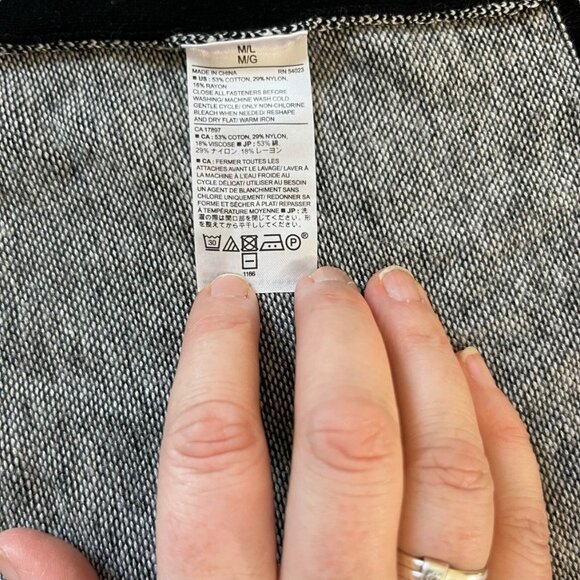 40% off! Banana Republic women's knit poncho cape top size m/l black gray - Picture 4 of 5